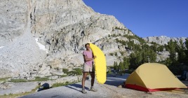 Partire per un trek con l'attrezzatura da trekking MSR e Therm-a-Rest
