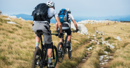 Die richtige Ausrüstung für Mountainbiker: Die unverzichtbare Checkliste für eine sichere Fahrt