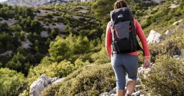 Wie wählt man den richtigen Rucksack für Wanderungen aus?